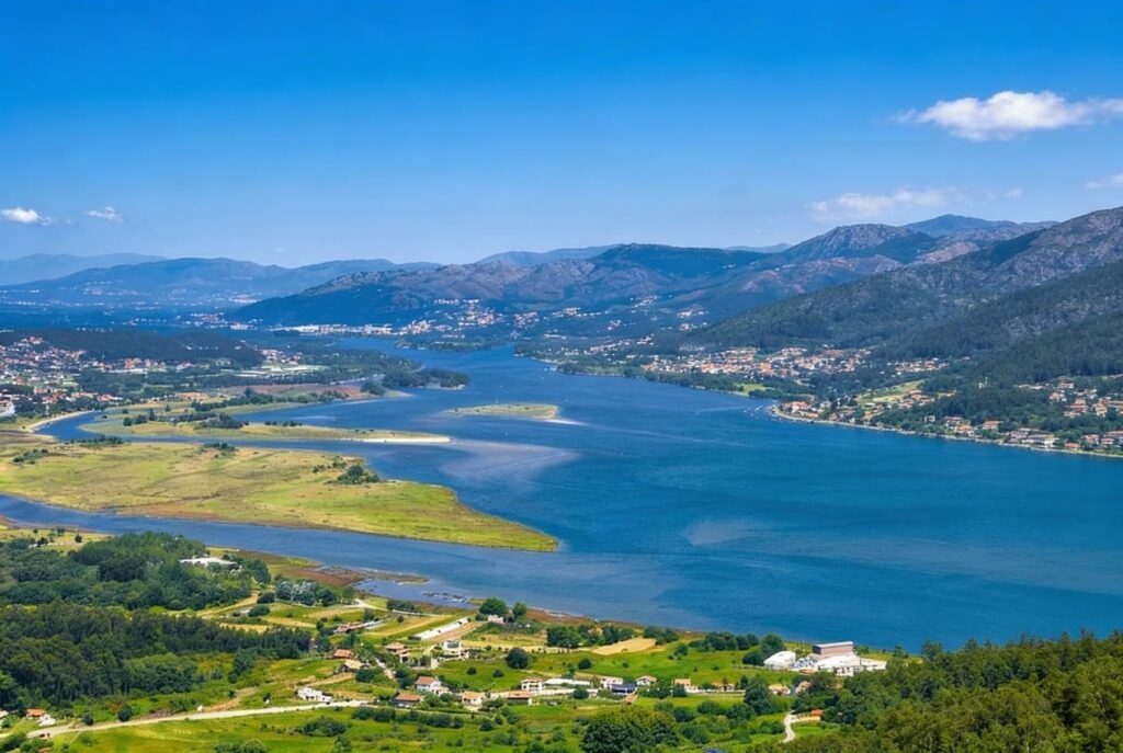 Plano aéreo de Baixo Miño